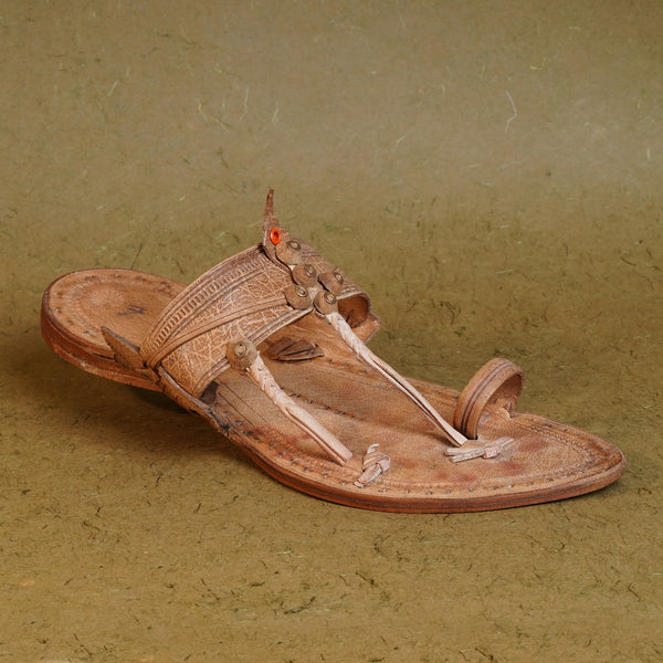 Men’s GI Kurundwadi Kolhapuri leather chappal cross profile, premium vegetable-tanned minimalist heritage stylish lightweight versatile rural daily craftsmanship.