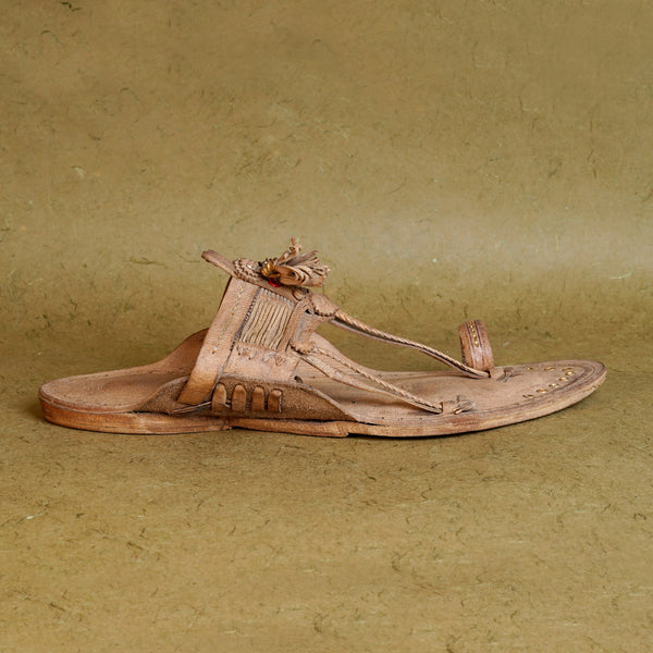 Men’s GI-tagged Sound Kolhapuri leather chappal side profile, premium vegetable-tanned artisan-braided heritage rugged footwear.
