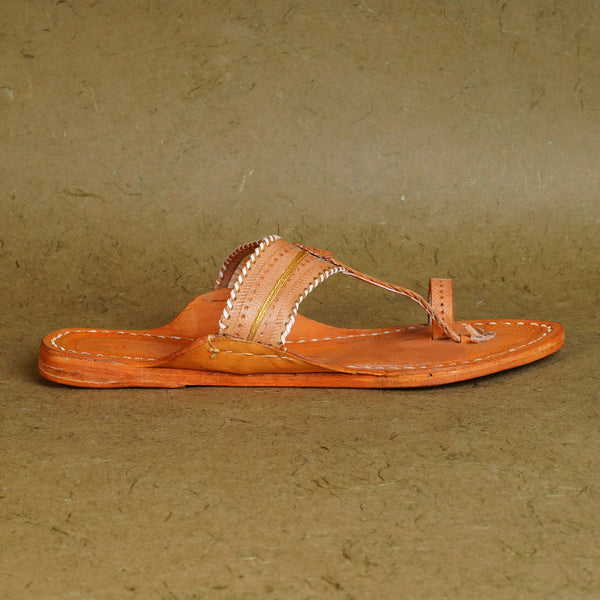 Women’s GI Triveni Kolhapuri chrome-tanned leather chappal side profile, premium artisan-stitched interwoven straps heritage stylish footwear.