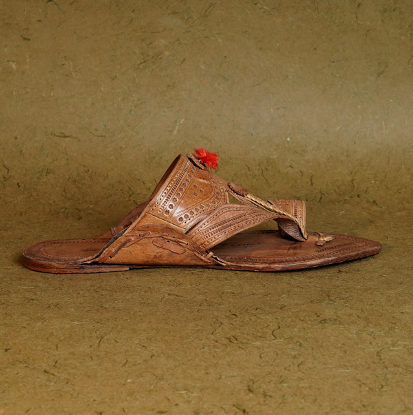 Women’s GI Chepali Kolhapuri leather chappal side profile, premium vegetable-tanned hand-stitched upper heritage stylish versatile festive ethnic craftsmanship.